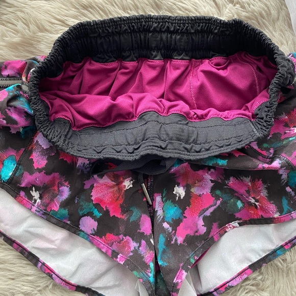 LuluLemon Patterned Shorts - Picture 2 of 4